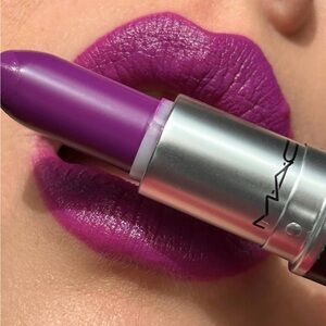 MAC Heroine Matte Lipstick